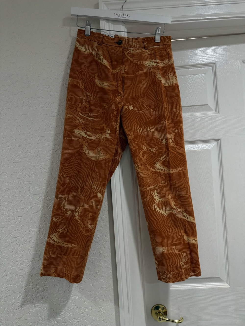 Escada Women’s Rust and Tan Marbled capri Pants